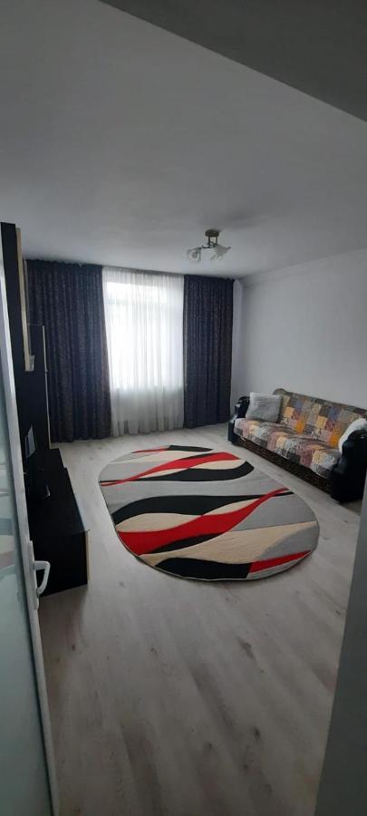 Apartament La Denis Birlad ภายนอก รูปภาพ